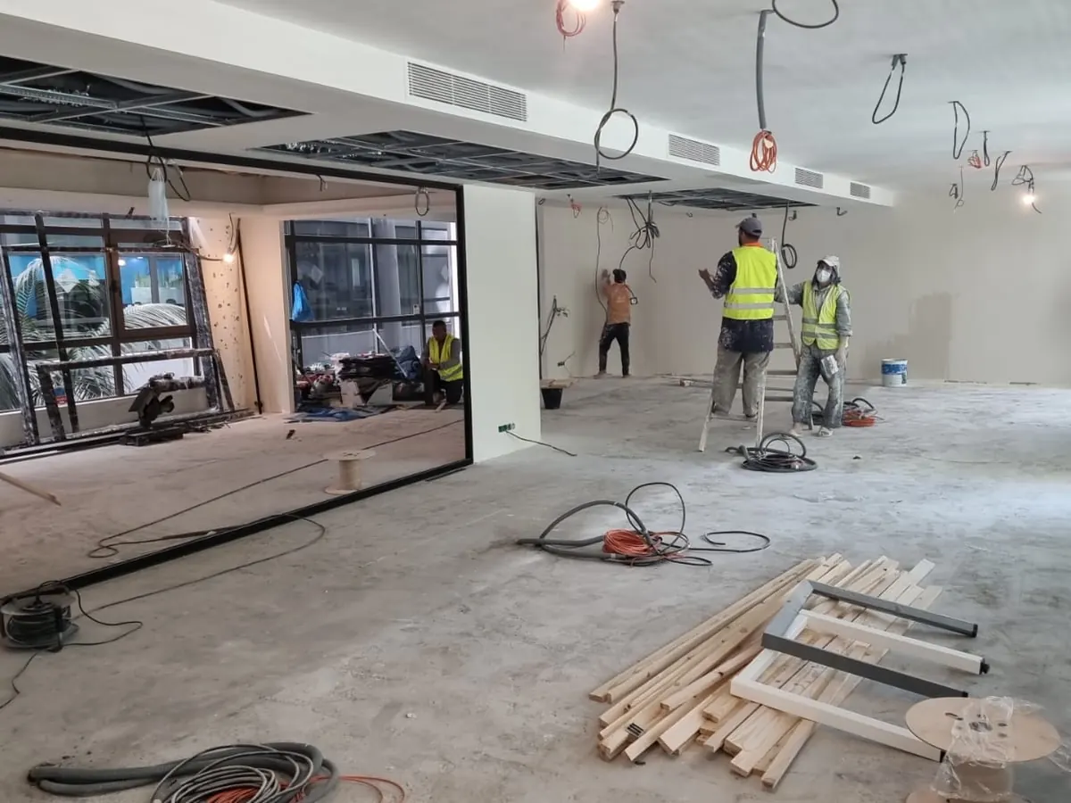 Plateau de bureaux Huawei aménagé par Wolcons à Casablanca — chantier en cours, photo 3 sur 15