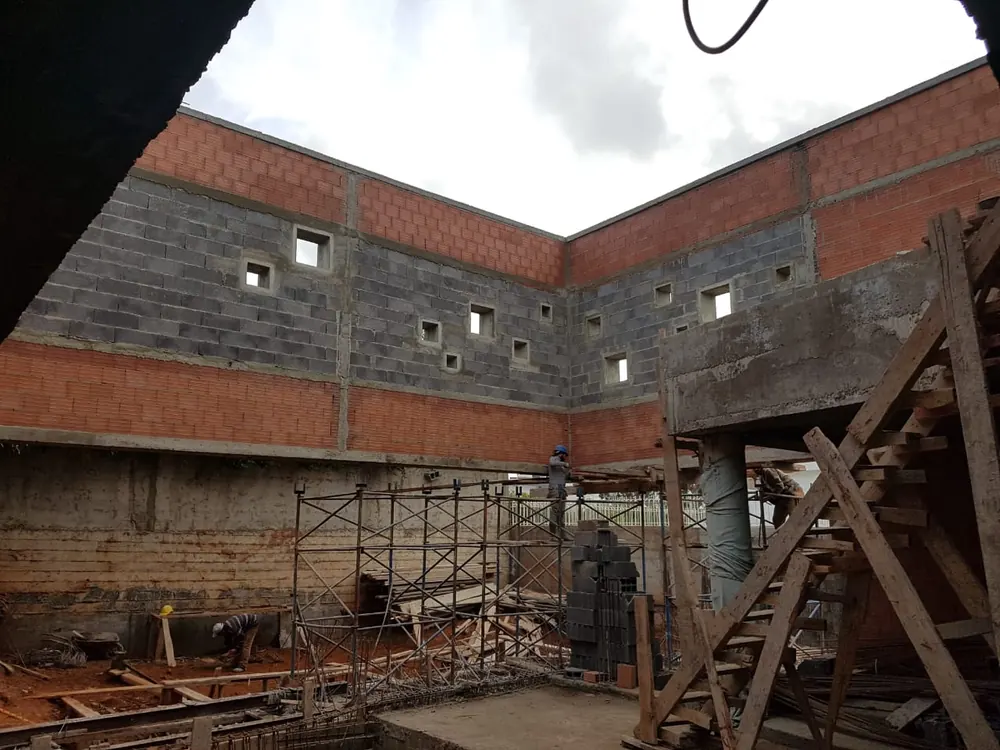 Gros œuvre d'une villa en cours de construction par Wolcons